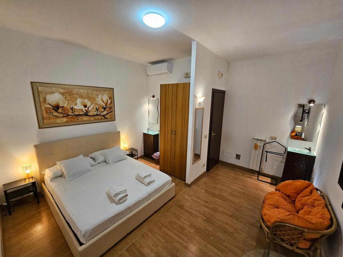 Private In * Rome